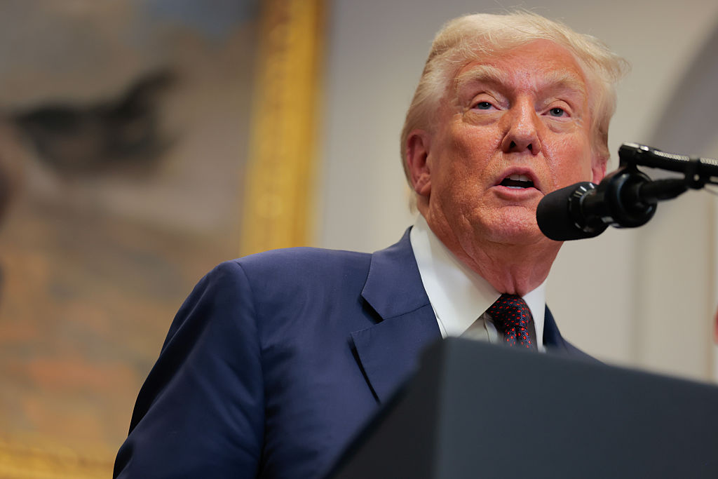 Major Tech Companies Fund Trump’s White House Ballroom – Mirror Brief